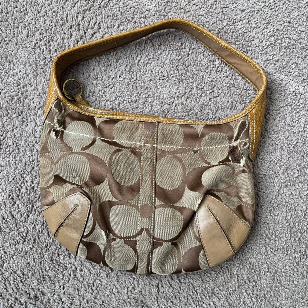 Coach Bag. READ DESCRIPTION